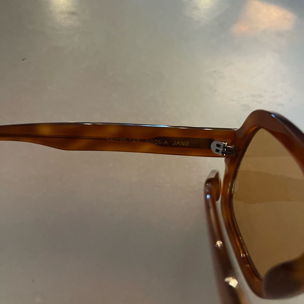 Elisa Johnson Jane Sunglasses Light Brown Tortoise NIB - Picture 3 of 6